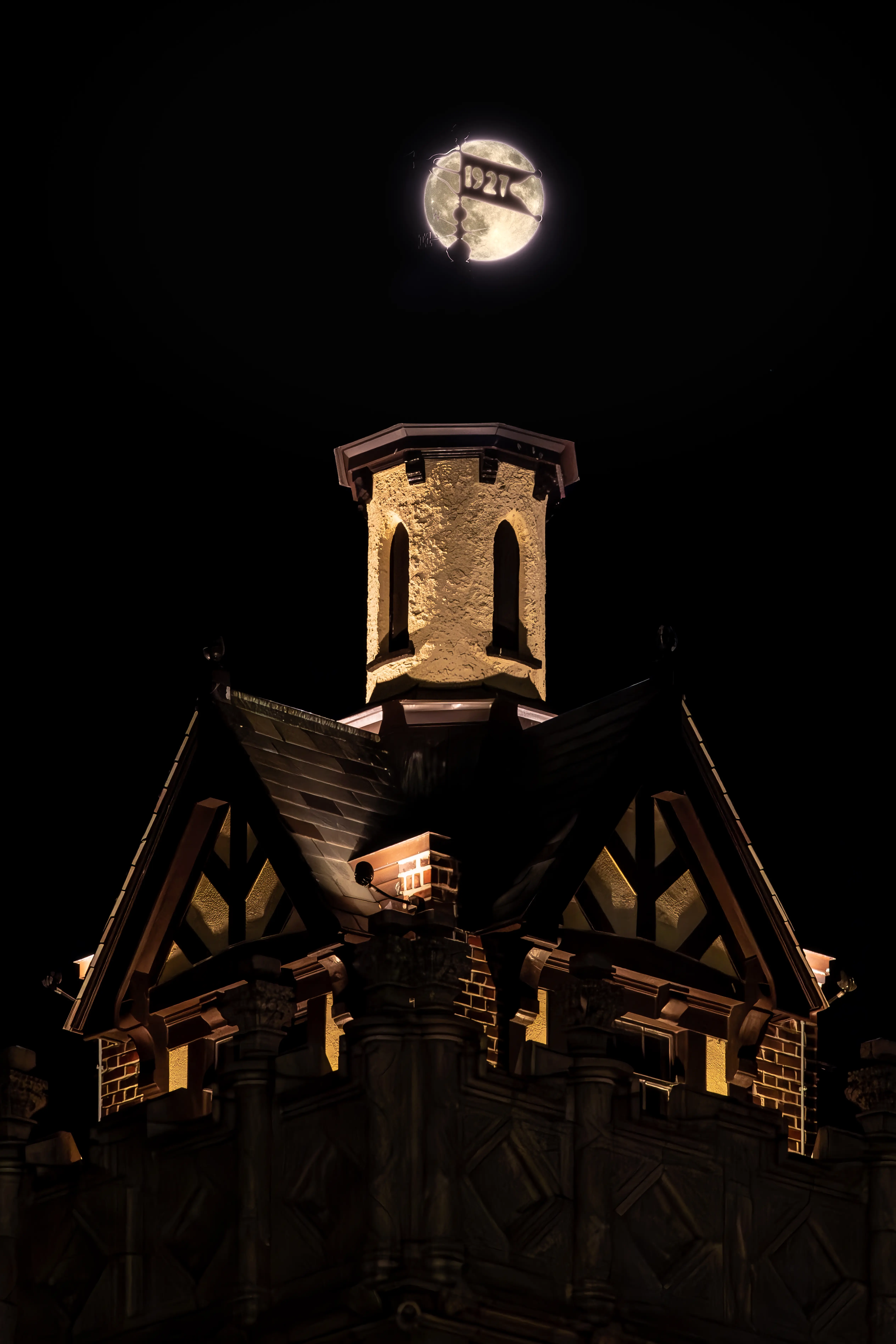 Broadpark Lodge with a Full Moon
